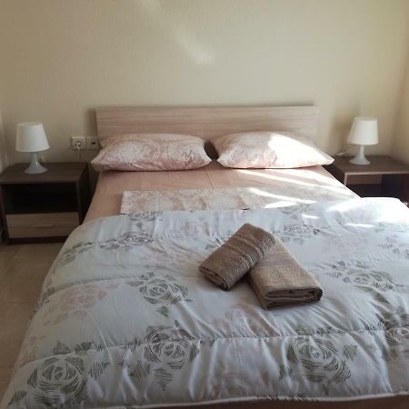 Jordan'S 3Rd Appartment At 네아 미카니오나 외부 사진