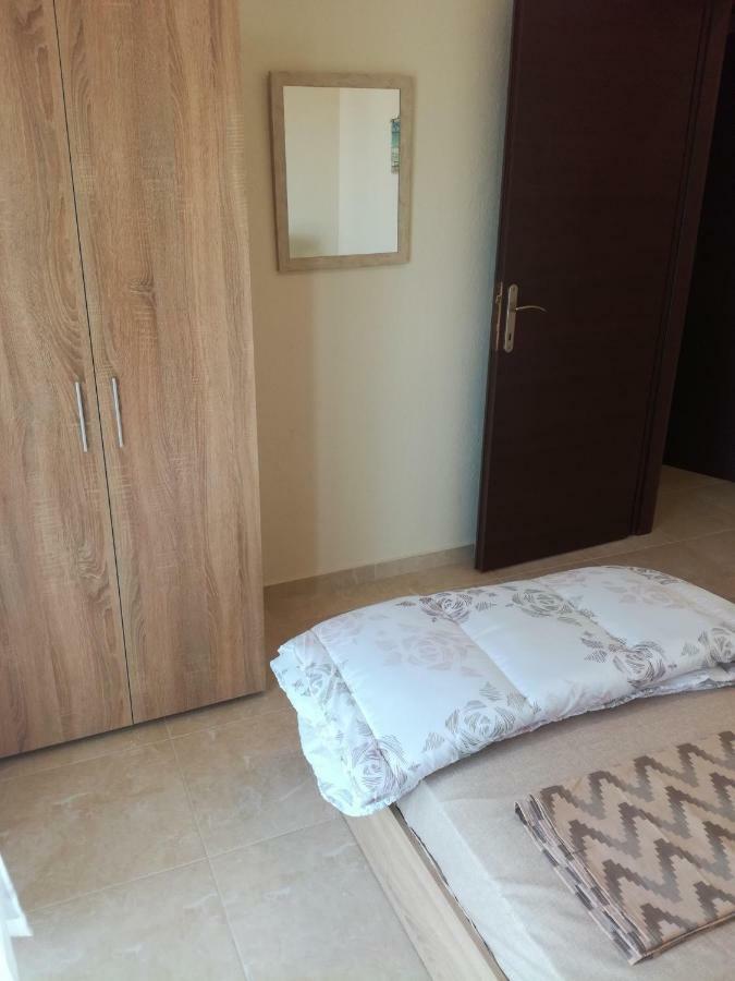 Jordan'S 3Rd Appartment At 네아 미카니오나 외부 사진