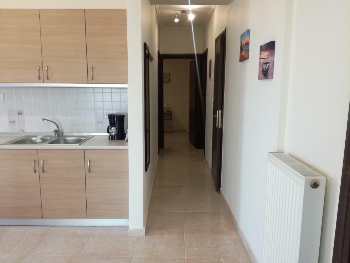 Jordan'S 3Rd Appartment At 네아 미카니오나 외부 사진
